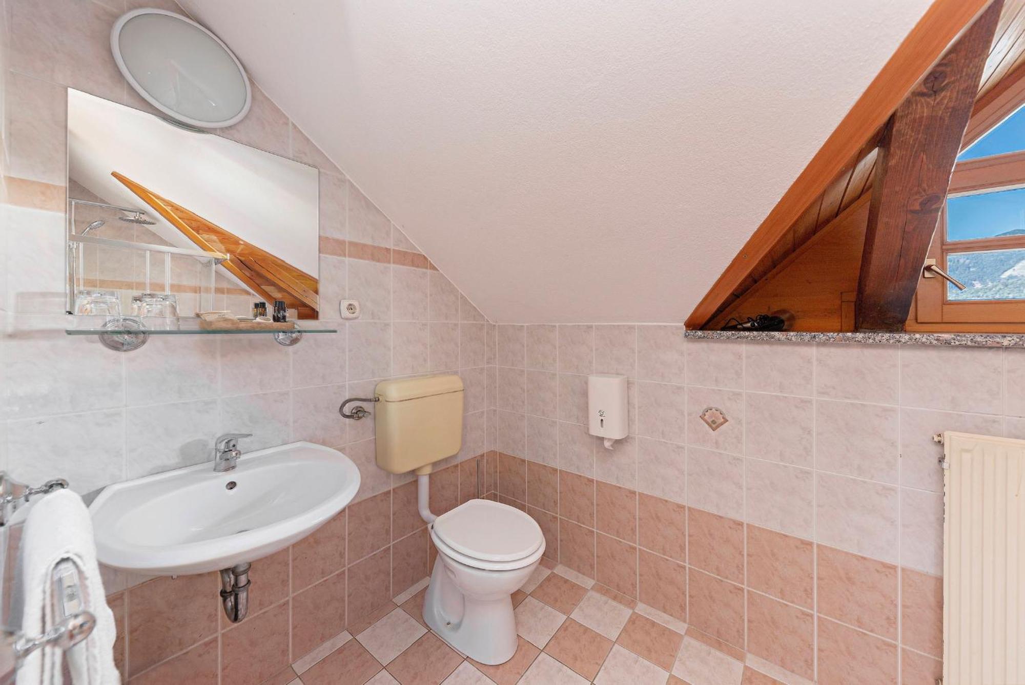 Hotel Gostilna Logar Hotemaze Exteriér fotografie