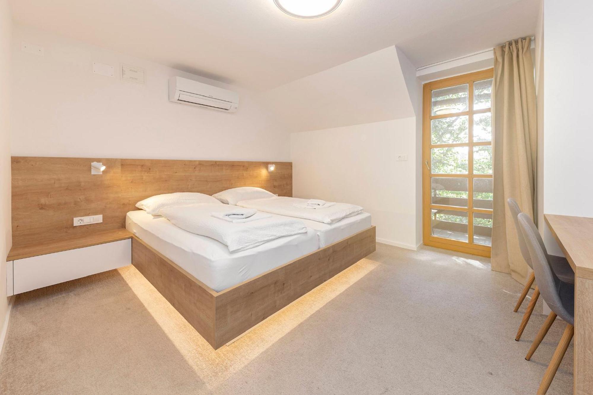 Hotel Gostilna Logar Hotemaze Exteriér fotografie