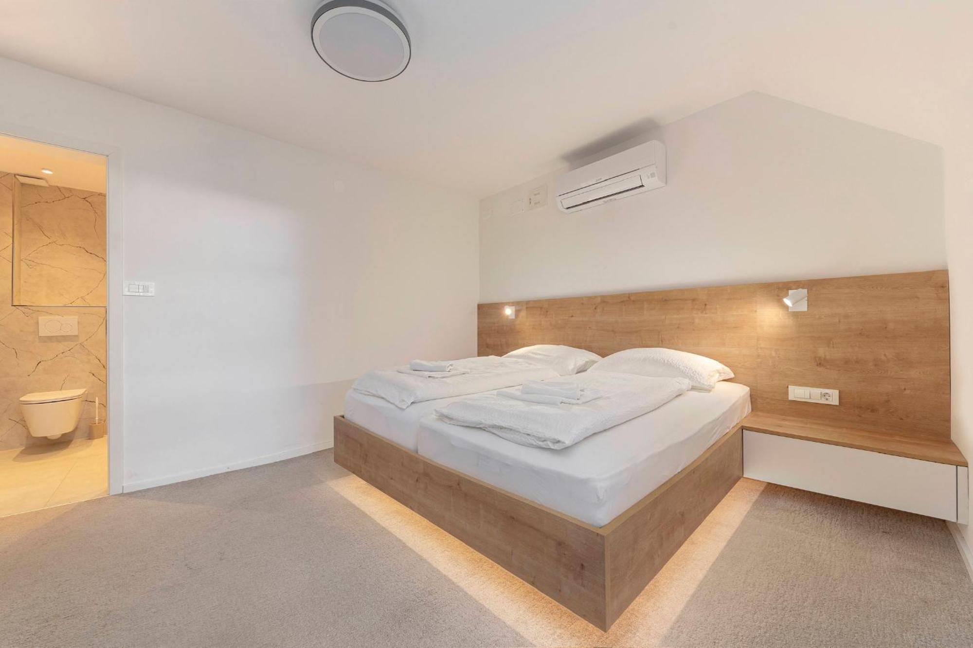 Hotel Gostilna Logar Hotemaze Exteriér fotografie