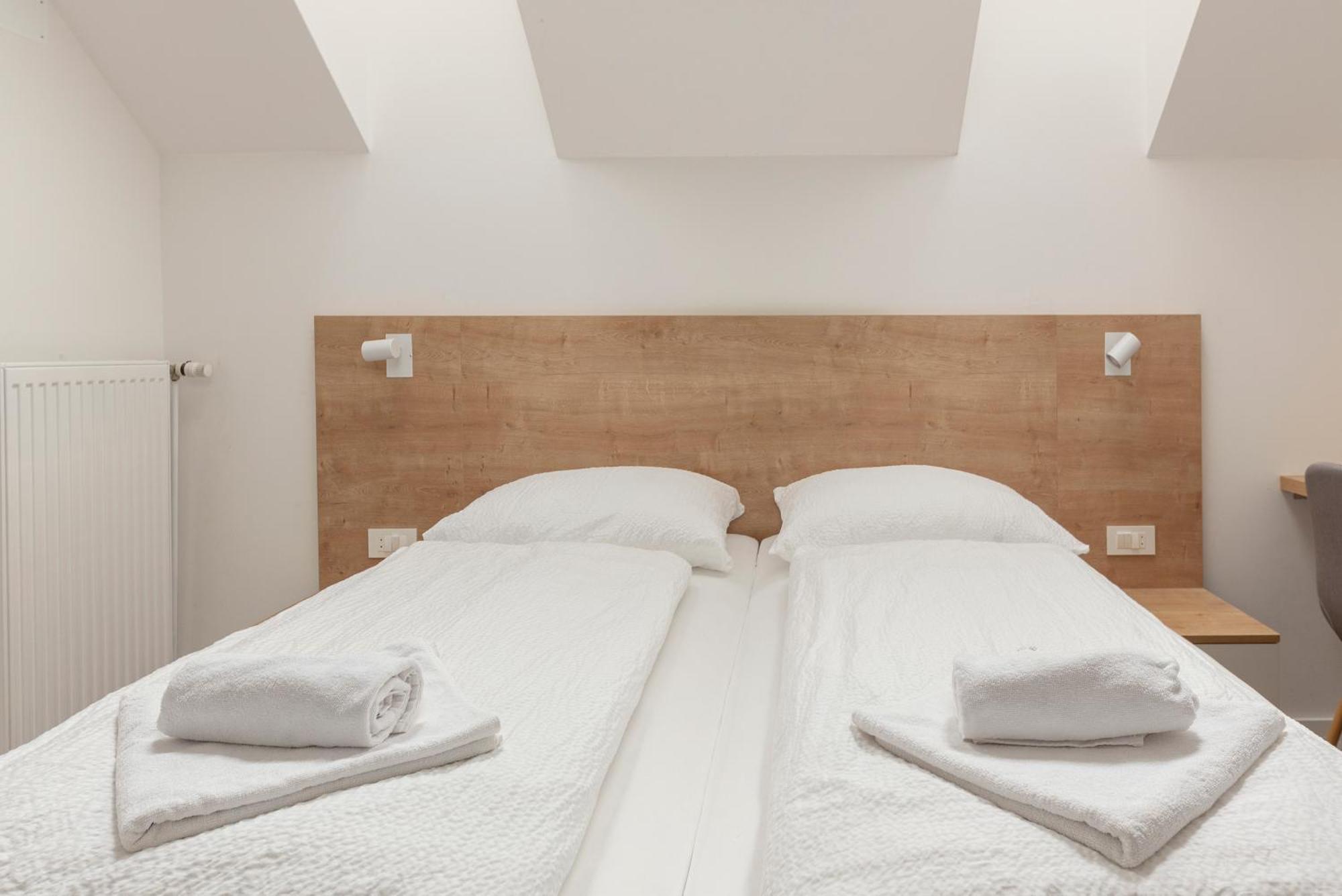 Hotel Gostilna Logar Hotemaze Exteriér fotografie
