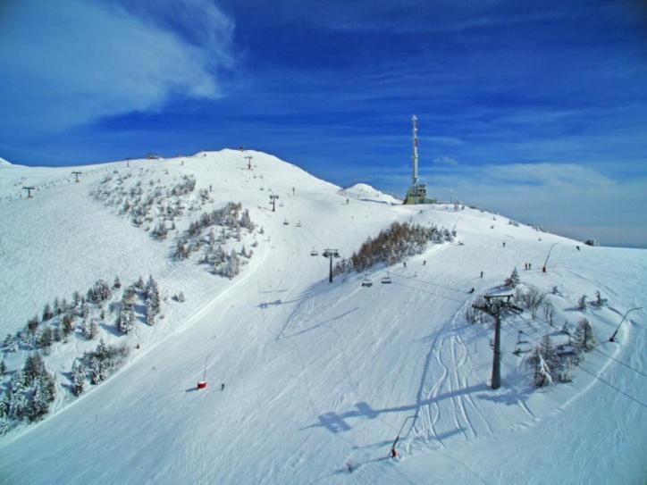 Hotel Gostilna Logar Hotemaze Exteriér fotografie